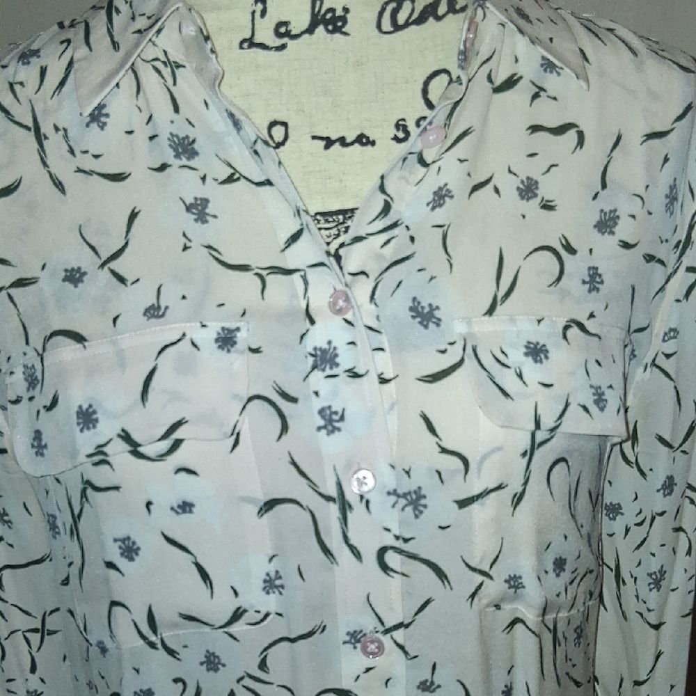 Equipment Femme White Cream Button Down Shirt Notched Collar Relaxed 100% Silk - Picture 6 of 16